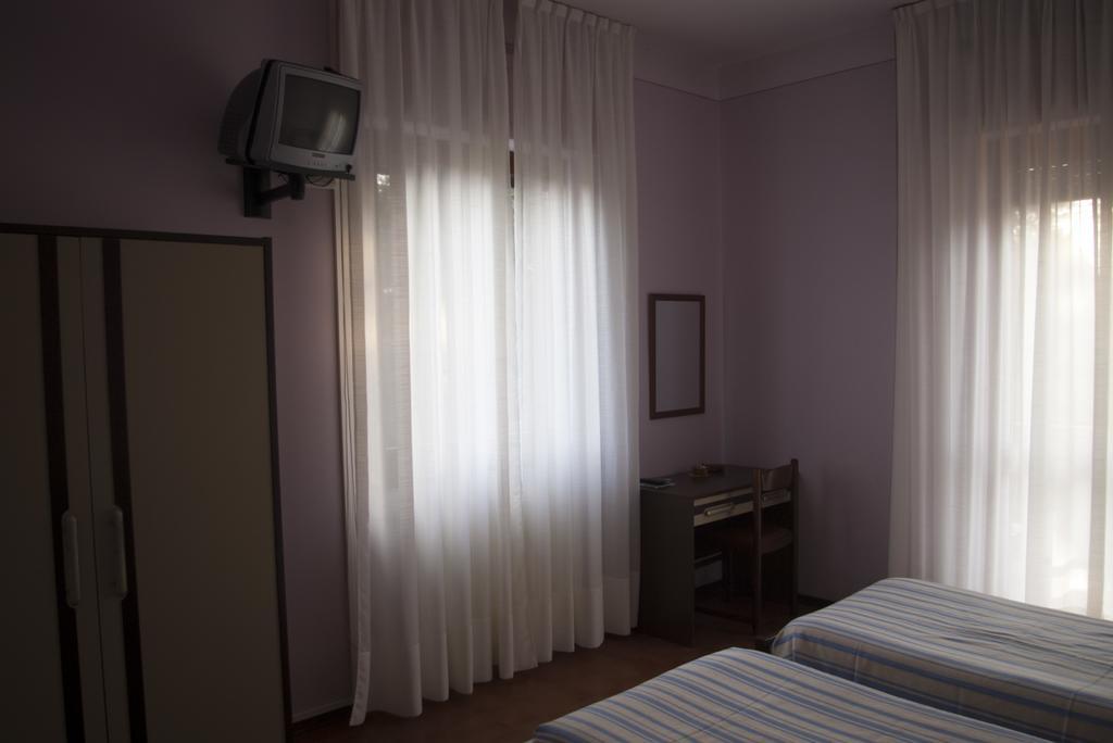 Albergo La Genzianella Miasino Habitación foto